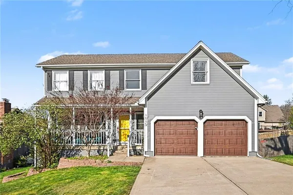 $450,000 | 1012 Northeast Barnes Drive, Lee's Summit, MO 64086