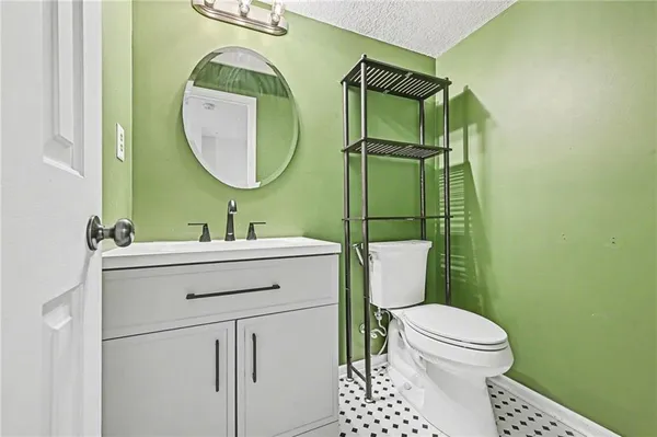 $450,000 | 1012 Northeast Barnes Drive, Lee's Summit, MO 64086