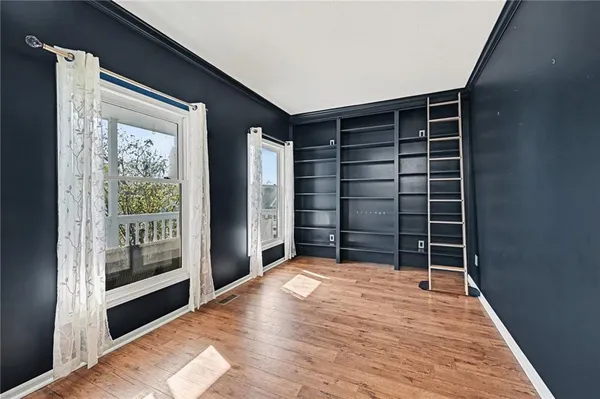 $450,000 | 1012 Northeast Barnes Drive, Lee's Summit, MO 64086