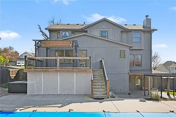 $450,000 | 1012 Northeast Barnes Drive, Lee's Summit, MO 64086