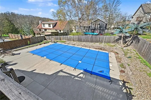 $450,000 | 1012 Northeast Barnes Drive, Lee's Summit, MO 64086