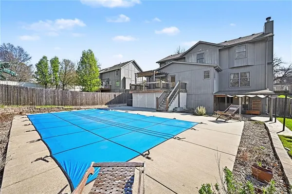 $450,000 | 1012 Northeast Barnes Drive, Lee's Summit, MO 64086