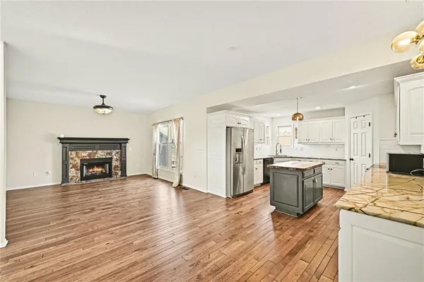 $450,000 | 1012 Northeast Barnes Drive, Lee's Summit, MO 64086