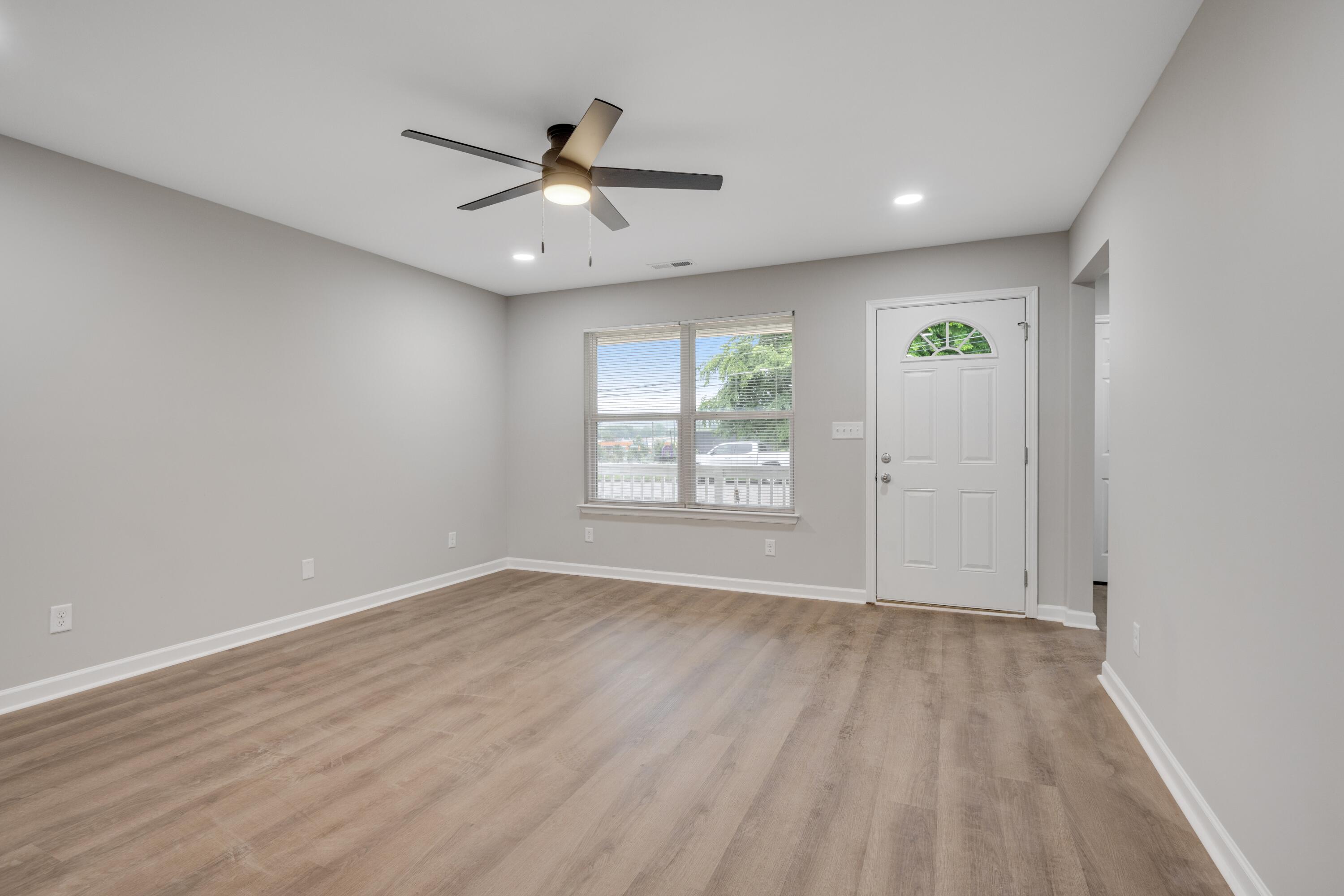 2807 Calhoun Avenue Chattanooga, TN 37404 - Photo 3 of 21 KAE_9803-New
