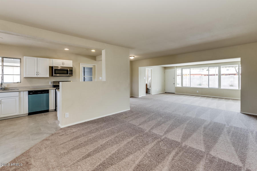 807 West Picadilly Road Phoenix, AZ 85013 - Photo 12 of 35 Living Room 1