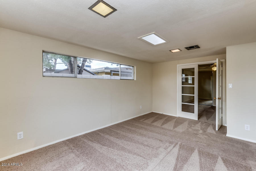 807 West Picadilly Road Phoenix, AZ 85013 - Photo 3 of 35 Flex Room 1