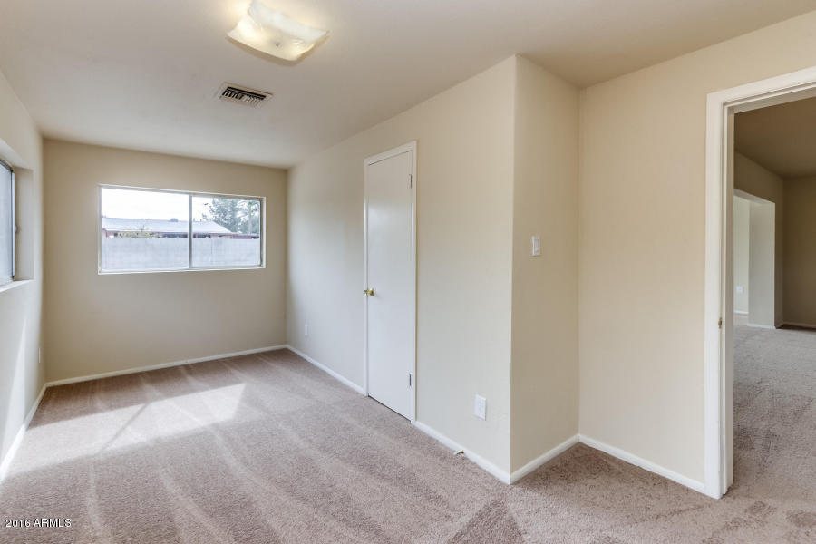 807 West Picadilly Road Phoenix, AZ 85013 - Photo 4 of 35 Flex Room 3