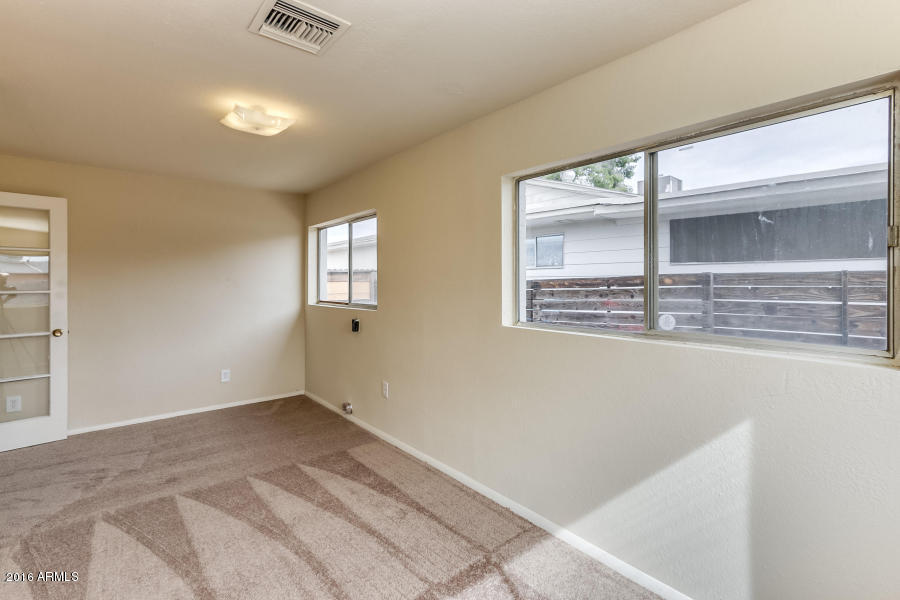 807 West Picadilly Road Phoenix, AZ 85013 - Photo 5 of 35 Flex Room 7