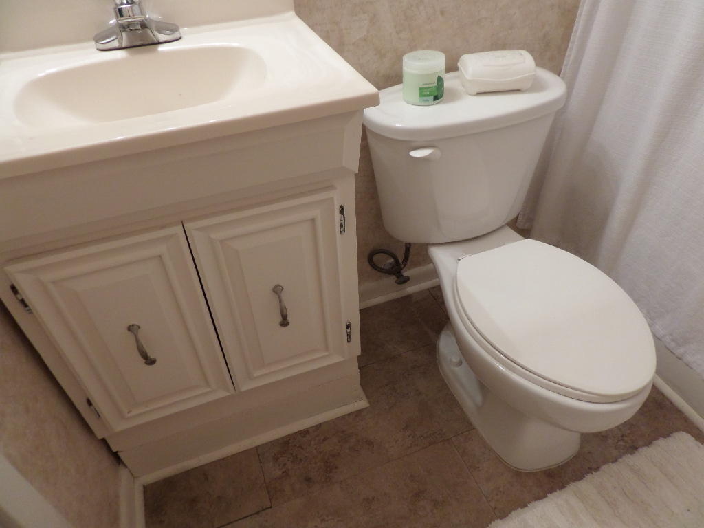 206 West Fairview Road Oak Ridge, TN 37830 - Photo 16 of 29 Hallway Bath