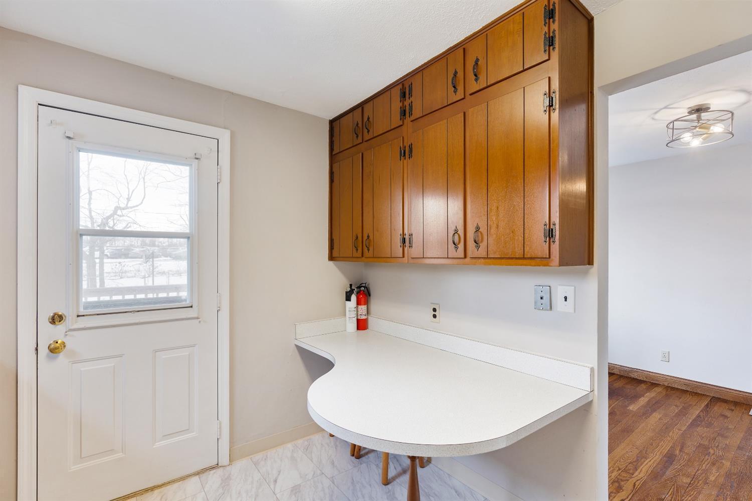 49 Hadley Road Greenhills, OH 45218 - Photo 12 of 31 Gallery Image 12