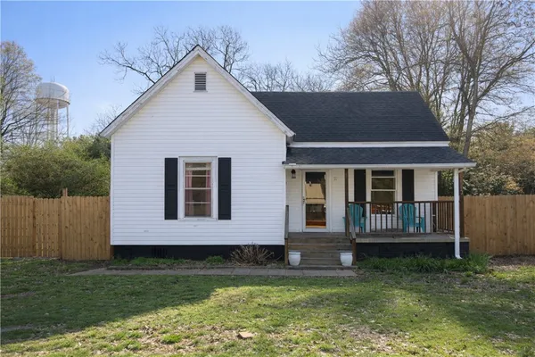 $149,000 | 31 East Central Avenue, Iva, SC 29655