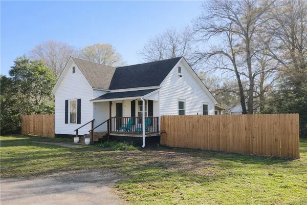 $149,000 | 31 East Central Avenue, Iva, SC 29655
