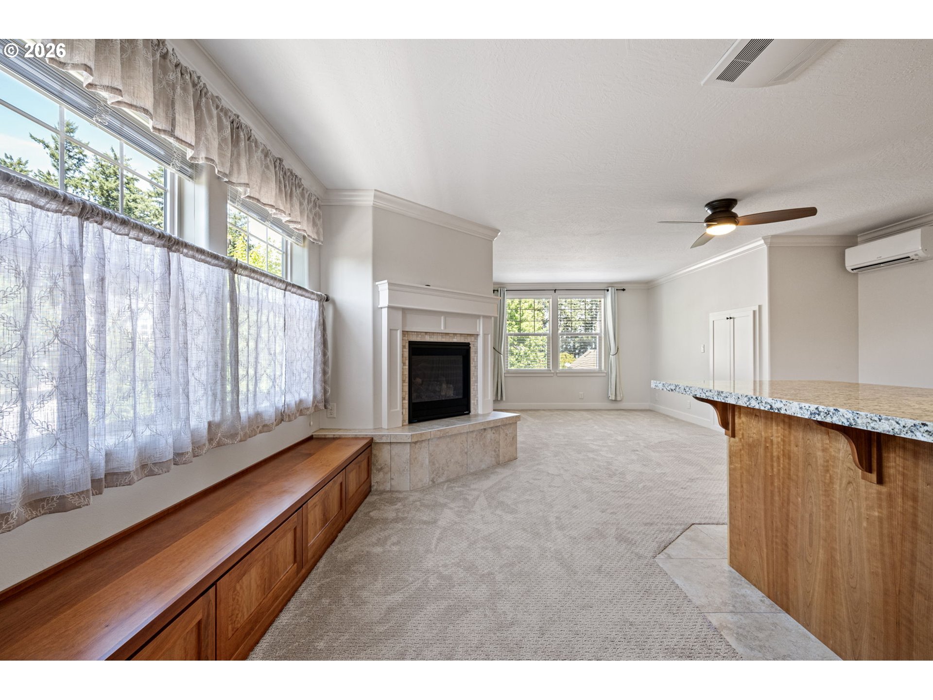 6095 Graystone Loop Springfield, OR 97478 - Photo 27 of 48 Family Room