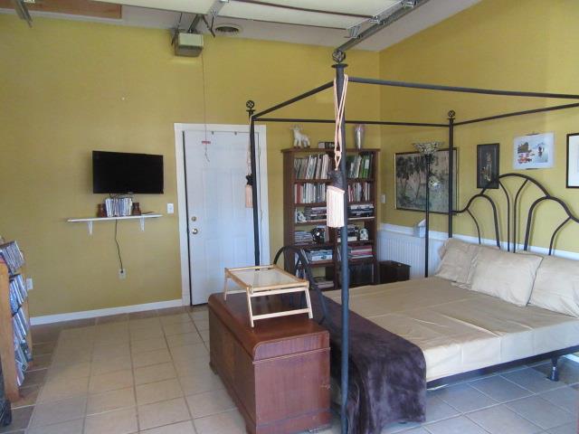 3064 Battle Creek Road Springfield, TN 37172 - Photo 13 of 30 a room with table chairs and refrigerator