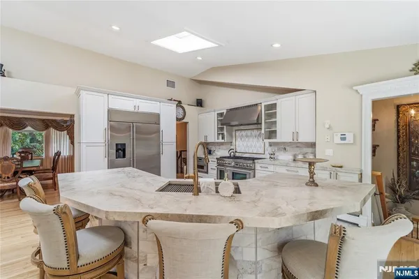 $1,789,000 | 136 Willow Drive, Old Tappan, NJ 07675
