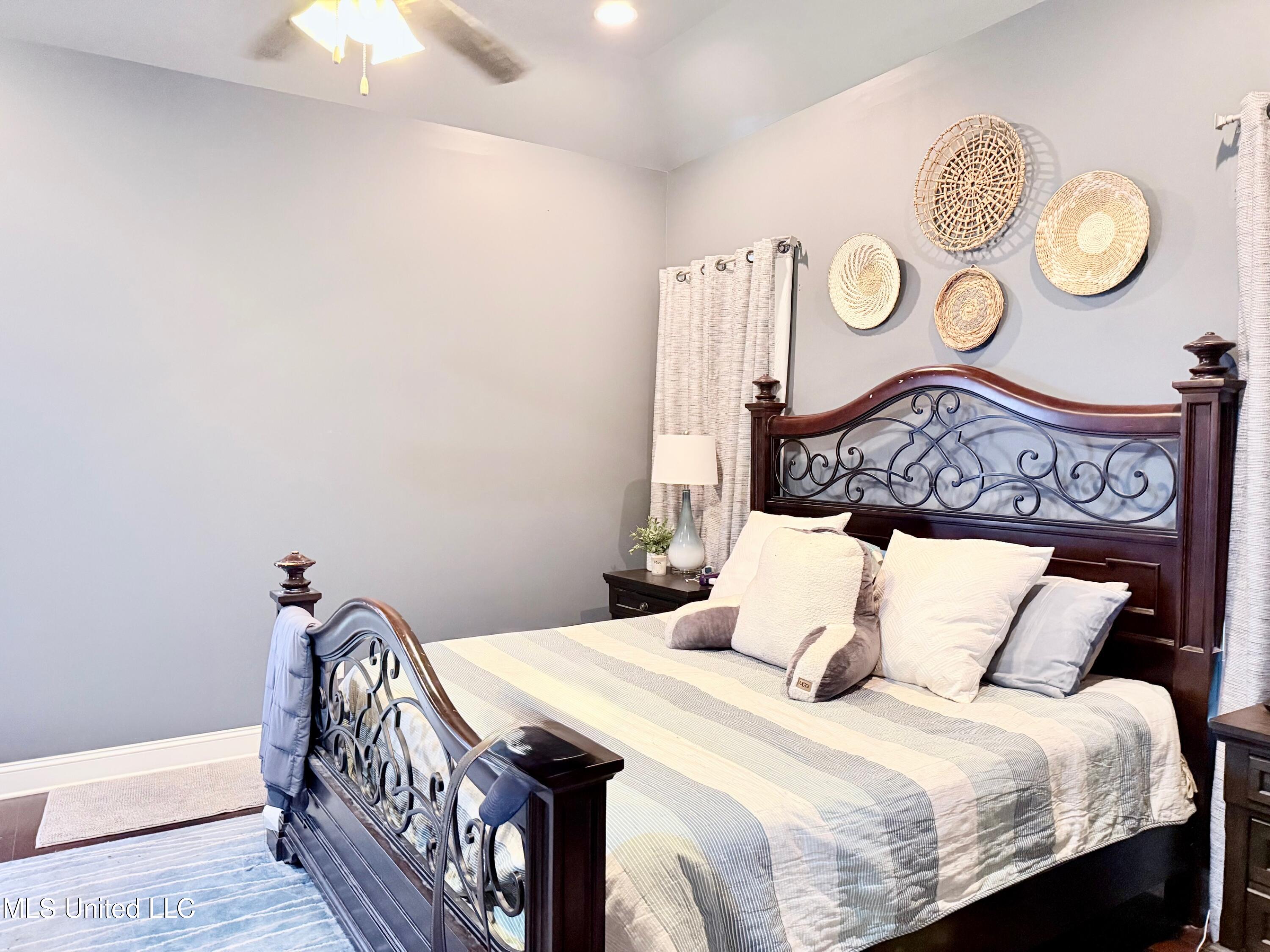 5540 Pinetree Loop South Southaven, MS 38672 - Photo 8 of 15 Primary