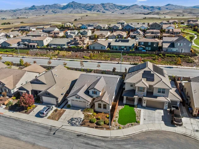 $790,000 | 1481 Azalea Court, Hollister, CA 95023