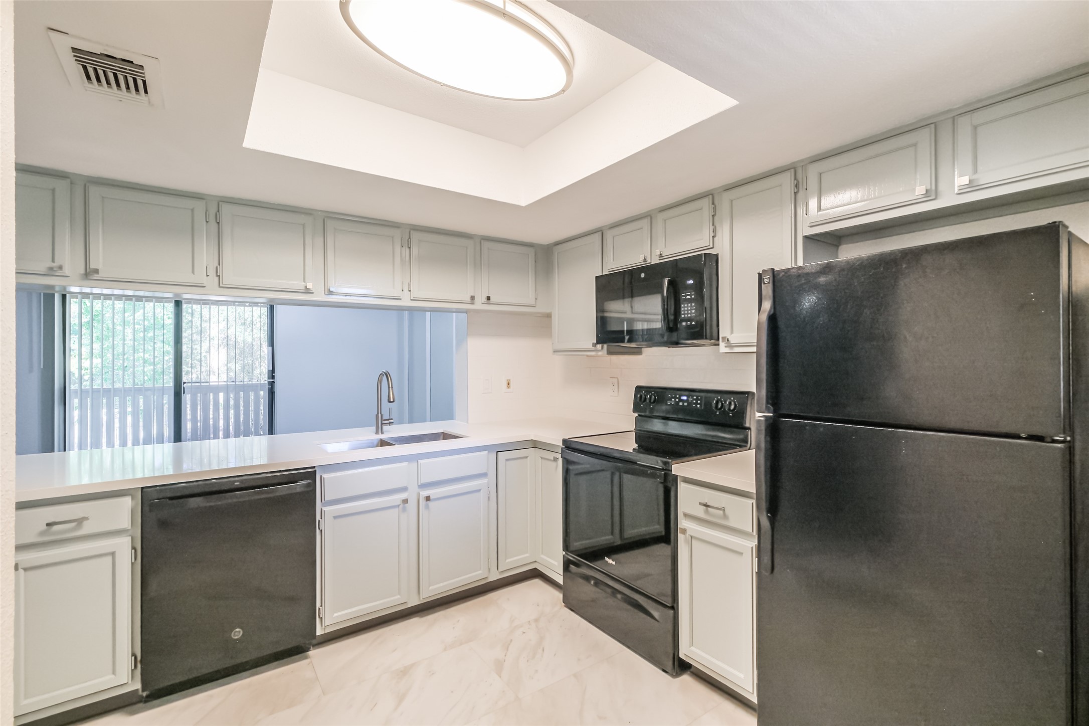 14911 Wunderlich Drive, Unit 2302 Houston, TX 77069 - Photo 10 of 33 Updated lighting throughout!