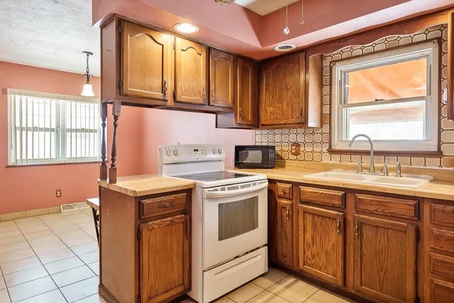 $159,900 | 1721 Nixon Court, Rockford, IL 61108