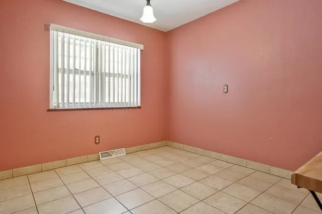 $159,900 | 1721 Nixon Court, Rockford, IL 61108