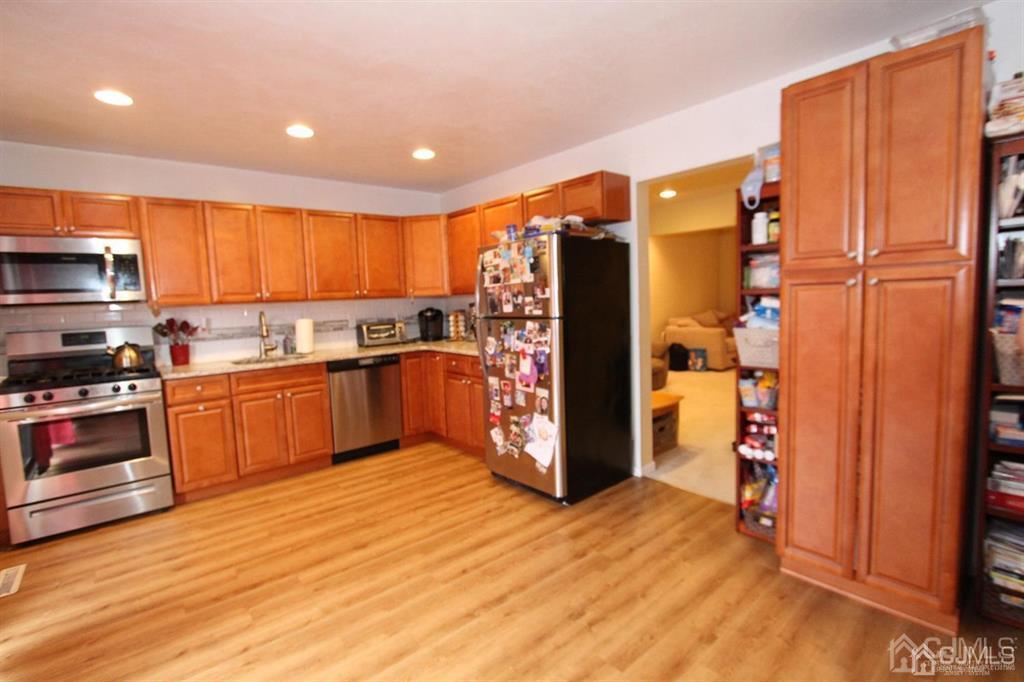 828 Jamestown Road East Windsor, NJ 08520 - Photo 7 of 30 Gallery Image 7