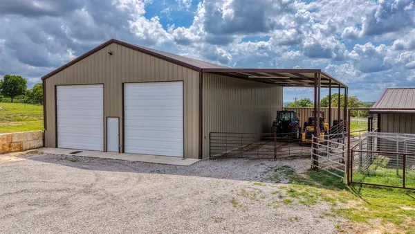 $6,900,000 | 303 Private Road 3365, Boyd, TX 76023