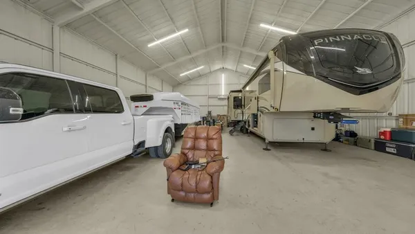 $6,900,000 | 303 Private Road 3365, Boyd, TX 76023