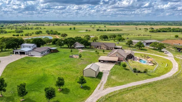 $6,900,000 | 303 Private Road 3365, Boyd, TX 76023