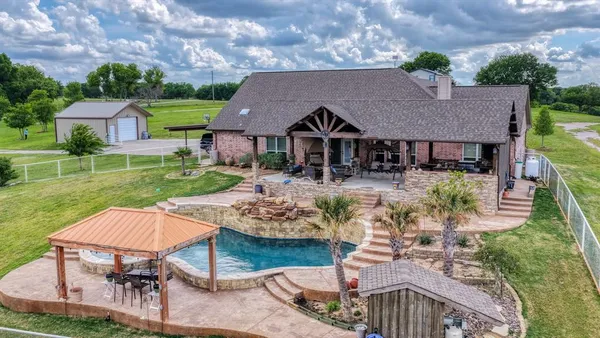 $6,900,000 | 303 Private Road 3365, Boyd, TX 76023