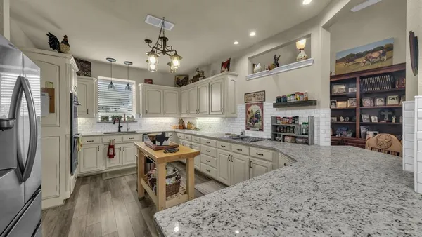 $6,900,000 | 303 Private Road 3365, Boyd, TX 76023