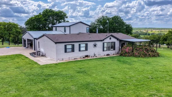 $6,900,000 | 303 Private Road 3365, Boyd, TX 76023