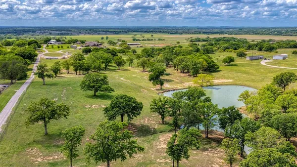 $6,900,000 | 303 Private Road 3365, Boyd, TX 76023