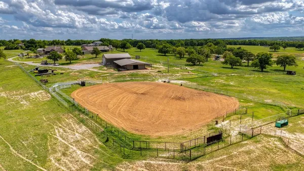 $6,900,000 | 303 Private Road 3365, Boyd, TX 76023