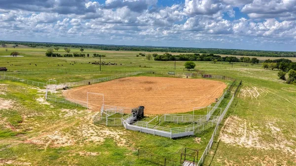 $6,900,000 | 303 Private Road 3365, Boyd, TX 76023