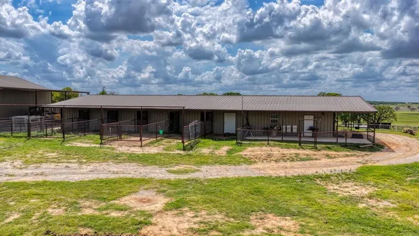$6,900,000 | 303 Private Road 3365, Boyd, TX 76023