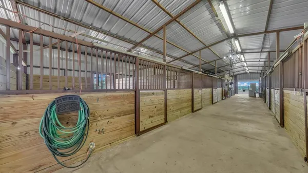 $6,900,000 | 303 Private Road 3365, Boyd, TX 76023