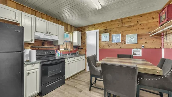 $6,900,000 | 303 Private Road 3365, Boyd, TX 76023