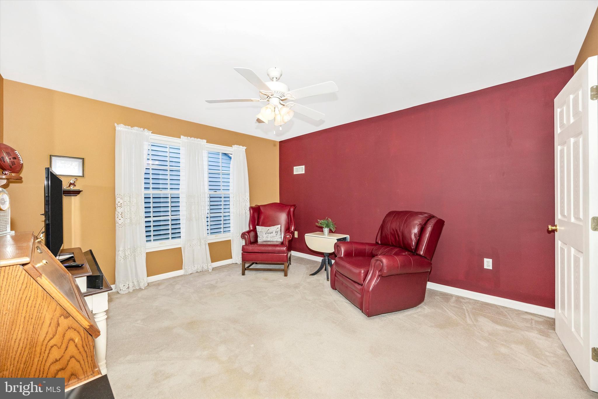 1005 Eastbourne Terrace Frederick, MD 21702 - Photo 30 of 39 a living room with furniture