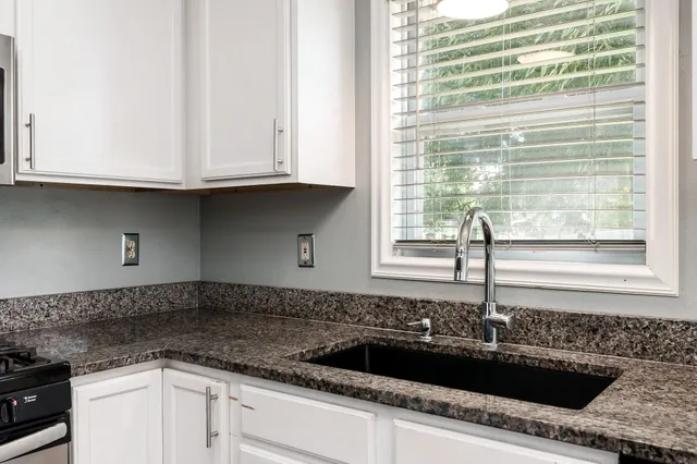 $274,900 | 1996 Broadmoor Road, Rockton, IL 61072