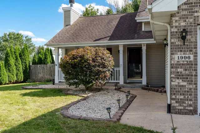 $274,900 | 1996 Broadmoor Road, Rockton, IL 61072