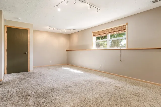 $274,900 | 1996 Broadmoor Road, Rockton, IL 61072