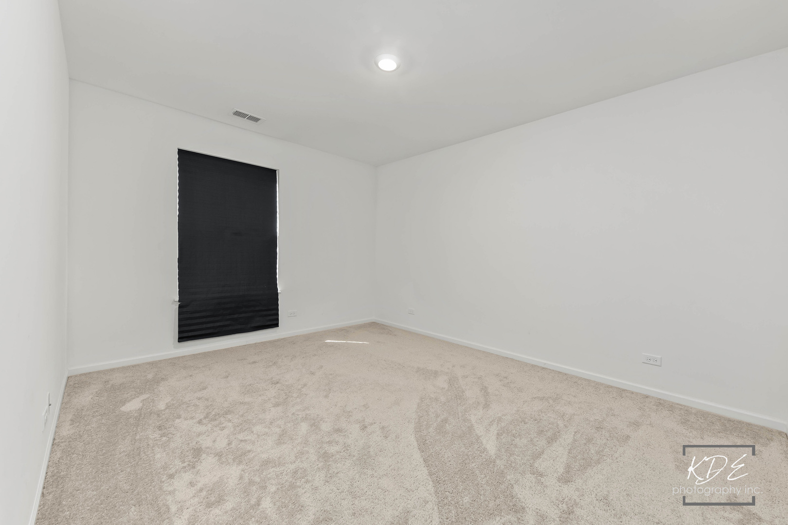 1663 Sager Way Batavia, IL 60510 - Photo 17 of 22 a view of an empty room