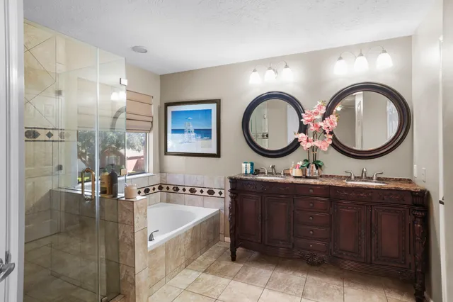 $299,999 | 8002 Makaha Circle, Houston, TX 77095