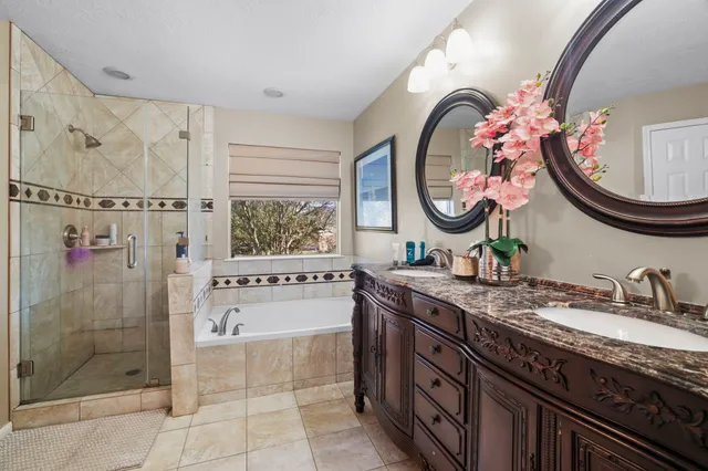 $299,999 | 8002 Makaha Circle, Houston, TX 77095