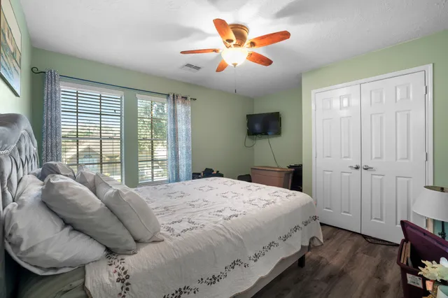 $299,999 | 8002 Makaha Circle, Houston, TX 77095