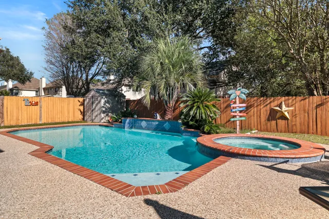 $299,999 | 8002 Makaha Circle, Houston, TX 77095