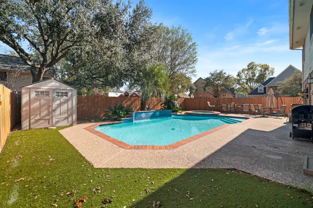 $299,999 | 8002 Makaha Circle, Houston, TX 77095