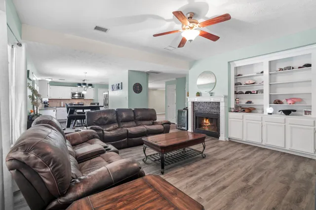 $299,999 | 8002 Makaha Circle, Houston, TX 77095