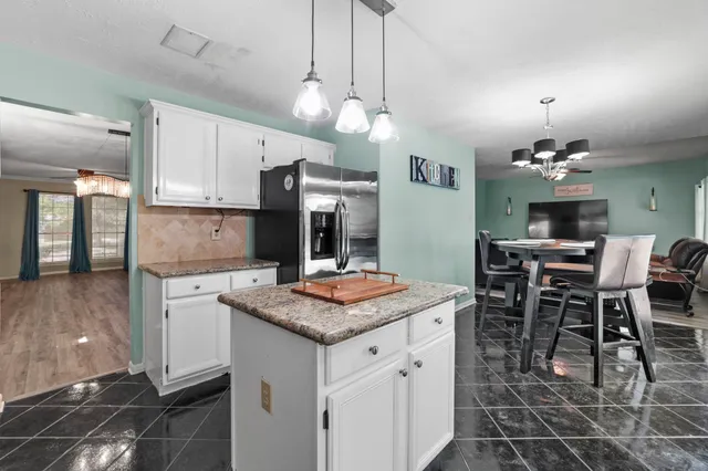 $299,999 | 8002 Makaha Circle, Houston, TX 77095