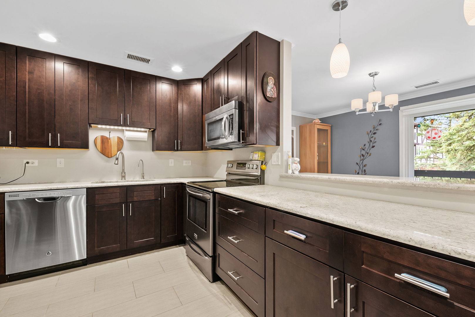 5804 Wolf Road, Unit 4A Western Springs, IL 60558 - Photo 10 of 27 Gallery Image 10